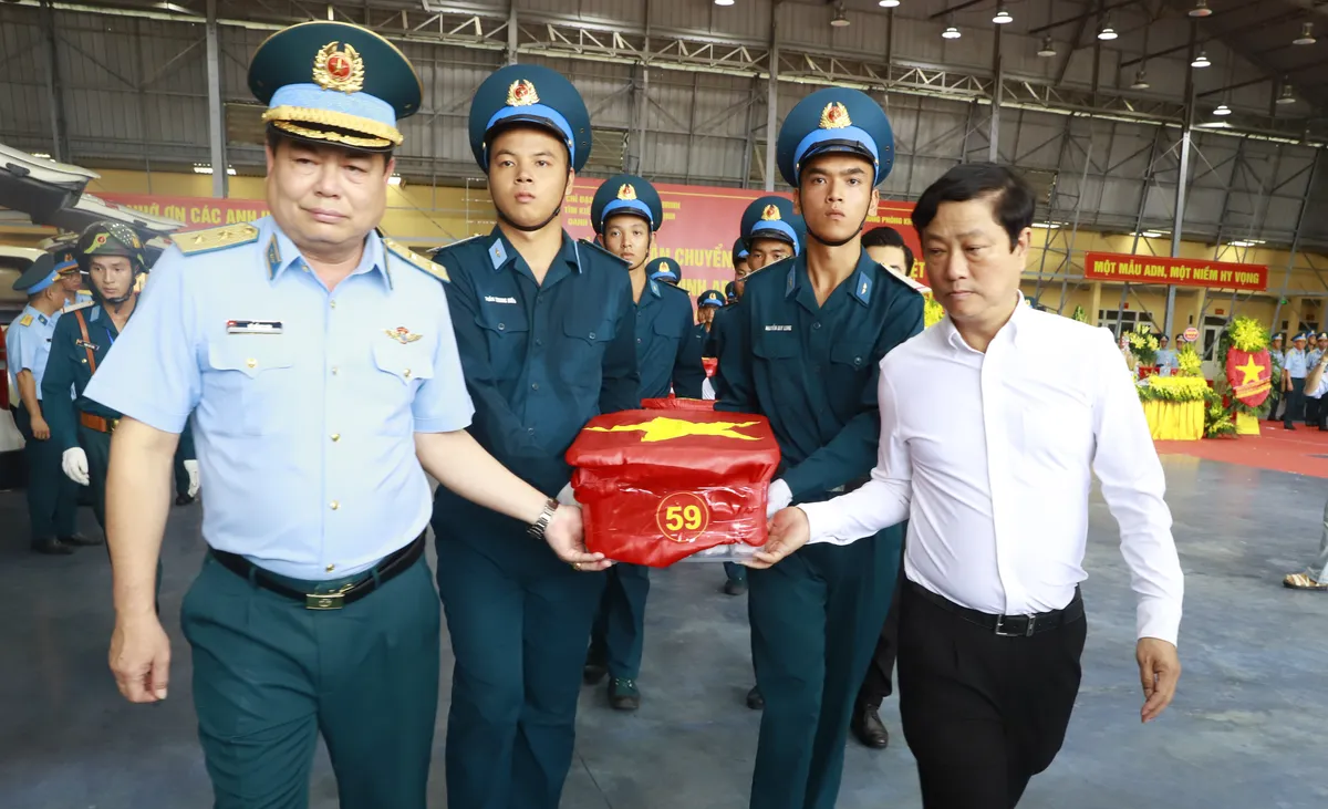 Hơn 7.000 mẫu sinh phẩm hài cốt liệt sĩ về Hà Nội giám định ADN - Ảnh 12.