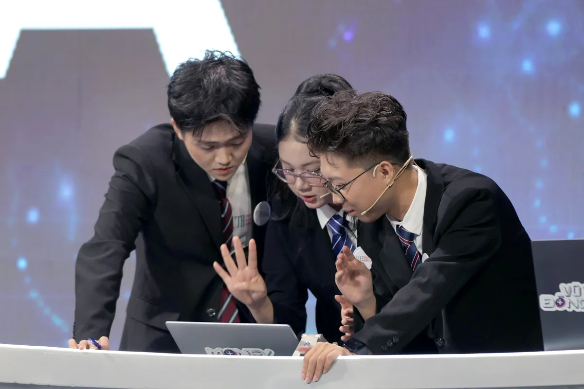 Vũ trụ đồng tiền 2026 - Tập 2 v&ograve;ng Tứ kết: V&agrave;nh đai ph&aacute;p luật- Ảnh 3.