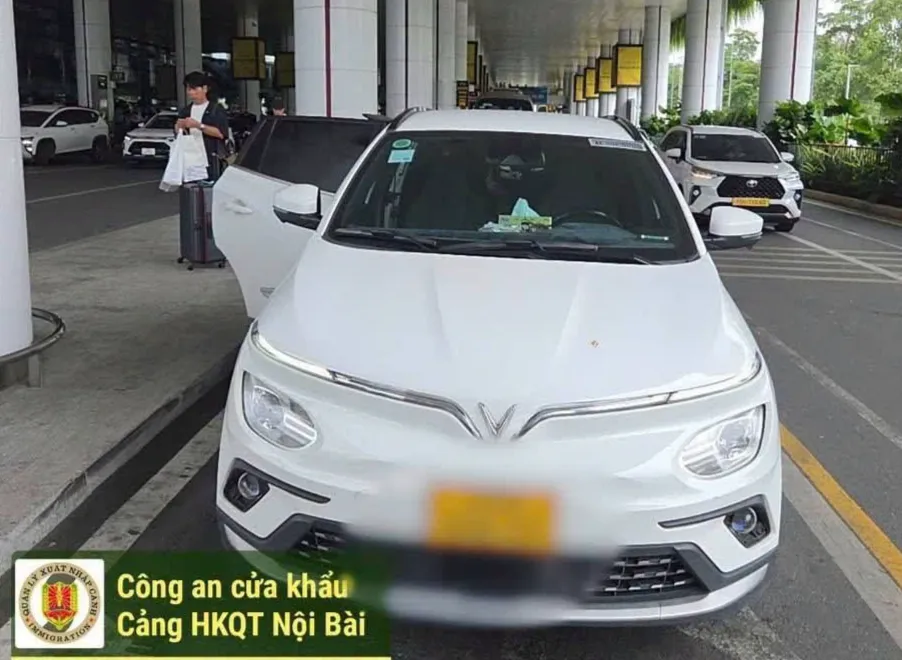 Kiên quyết xử lý “cò mồi” chèo kéo hành khách tại sân bay Nội Bài - Ảnh 5.