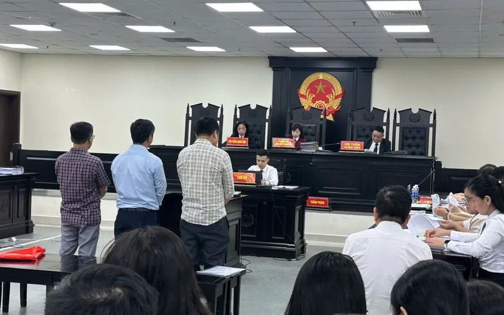 Toàn cảnh phiên toà. (ảnh: Hoàng Anh)