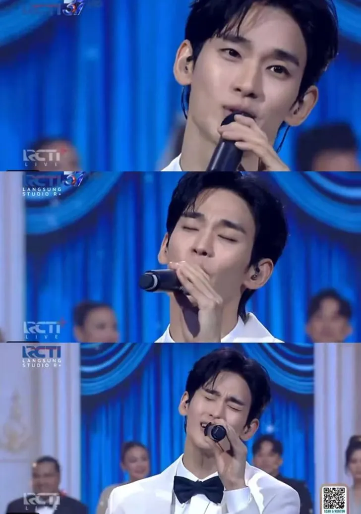 Kim Soo Hyun x&uacute;c động trong sự kiện c&ocirc;ng khai đầu ti&ecirc;n hậu b&ecirc; bối đời tư - Ảnh 1.