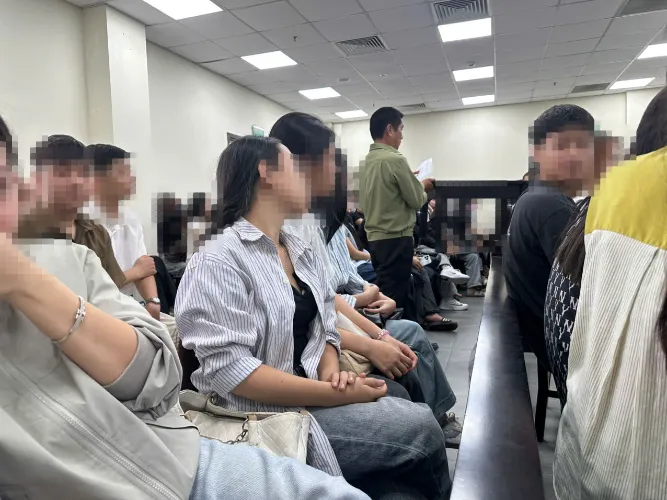 Vụ "ăn chặn tiền A80" của sinh viên: Cựu hiệu trưởng Cao đẳng Du lịch Hà Nội hầu tòa - Ảnh 1.