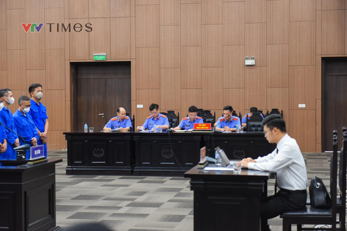 Cựu thứ trưởng Nguyễn Bá Hoan bị tuyên phạt 12 năm tù - Ảnh 5.