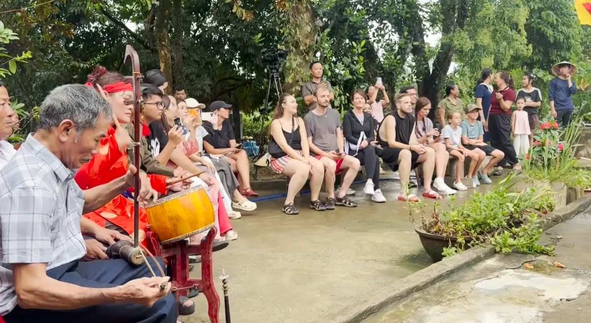 Giữ hồn nghệ thuật Tuồng Bội: Sức sống từ cội nguồn và tư duy thích ứng- Ảnh 8. Giữ hồn nghệ thuật Tuồng Bội: Sức sống từ cội nguồn và tư duy thích ứng- Ảnh 8.