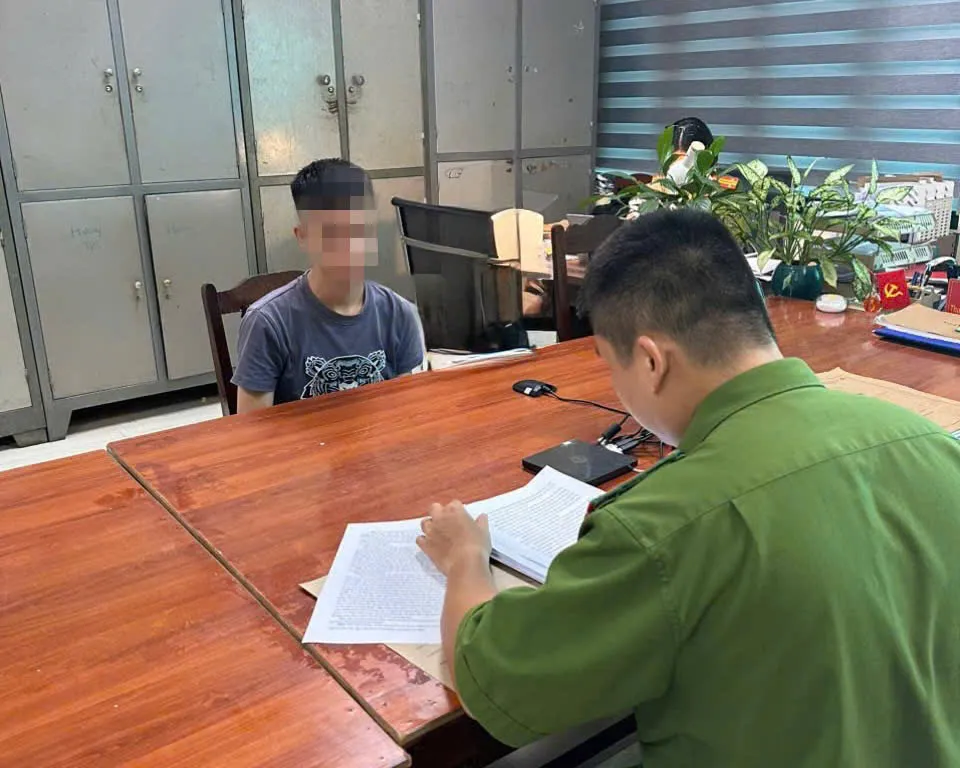 Điều khiển mô tô không có giấy phép lái xe, gây tai nạn khiến người đi bộ tử vong - Ảnh 1.