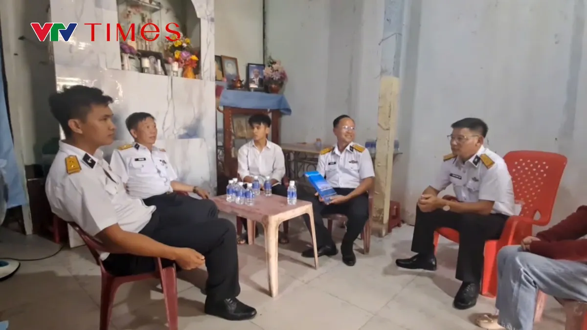 Vùng 2 Hải quân đồng hành cùng con ngư dân trước thềm năm học mới- Ảnh 3.
