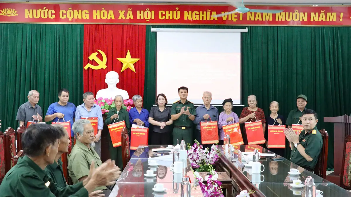 Th&aacute;i Nguy&ecirc;n chăm lo c&aacute;c gia đ&igrave;nh ch&iacute;nh s&aacute;ch nh&acirc;n dịp Quốc kh&aacute;nh 2/9 - Ảnh 4.
