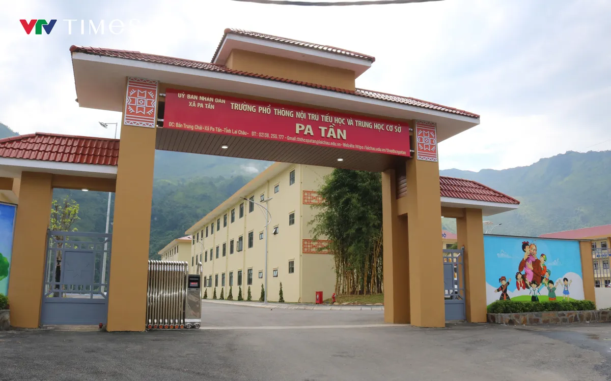 Trường Phổ thông nội trú Tiểu học và THCS Pa Tần, xã Pa Tần, được đầu tư đồng bộ, sẵn sàng đón học sinh trong năm học 2026-2027. Ảnh: Dương Duy