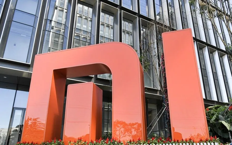 Logo Xiaomi ở bên ngoài một tòa nhà ở Bắc Kinh, Trung Quốc. Ảnh: Zumap Press