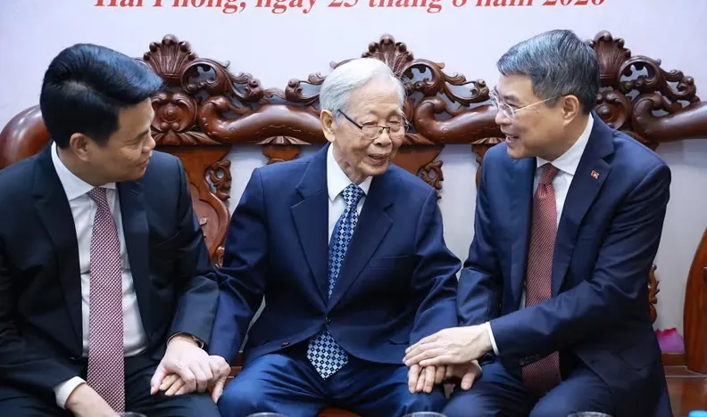 Thủ tướng: Chăm lo tốt hơn nữa đời sống vật chất, tinh thần của các đảng viên lão thành - Ảnh 1.