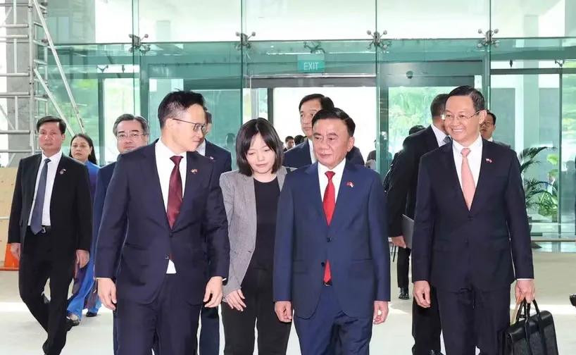 Thường trực Ban Bí thư Trần Cẩm Tú kết thúc tốt đẹp chuyến thăm chính thức Singapore - Ảnh 1.