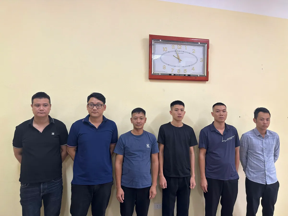 Triệt phá đường dây đánh bạc xuyên quốc gia quy mô hàng trăm tỷ đồng - Ảnh 2.