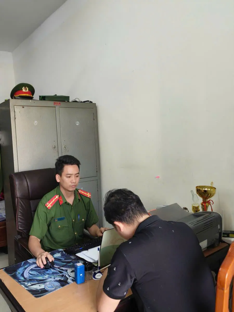 Phú Thọ: Khởi tố chủ cơ sở kinh doanh 156 đồng hồ có dấu hiệu xâm phạm nhãn hiệu - Ảnh 1.