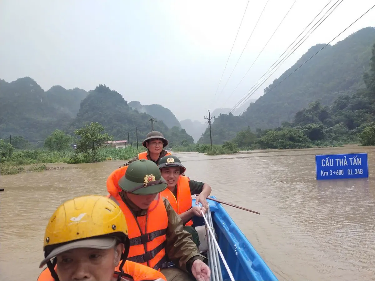 Cao Bằng còn 6 nhà đang bị ngập ở xã Đức Long - Ảnh 1.