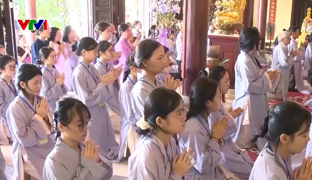 Lễ Vu Lan - biểu tượng của lòng hiếu kính - Ảnh 1.