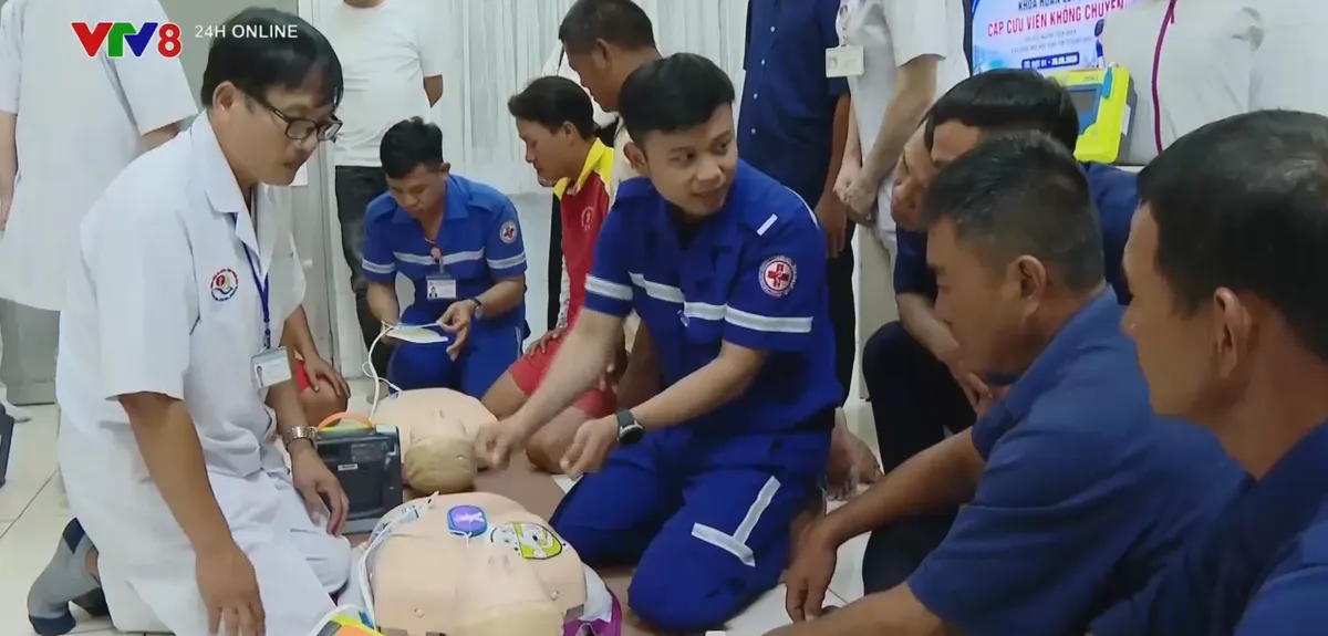 Huấn luyện cấp cứu viên không chuyên tại điểm lắp máy khử rung tim tự động- Ảnh 2. Huấn luyện cấp cứu viên không chuyên tại điểm lắp máy khử rung tim tự động- Ảnh 2.