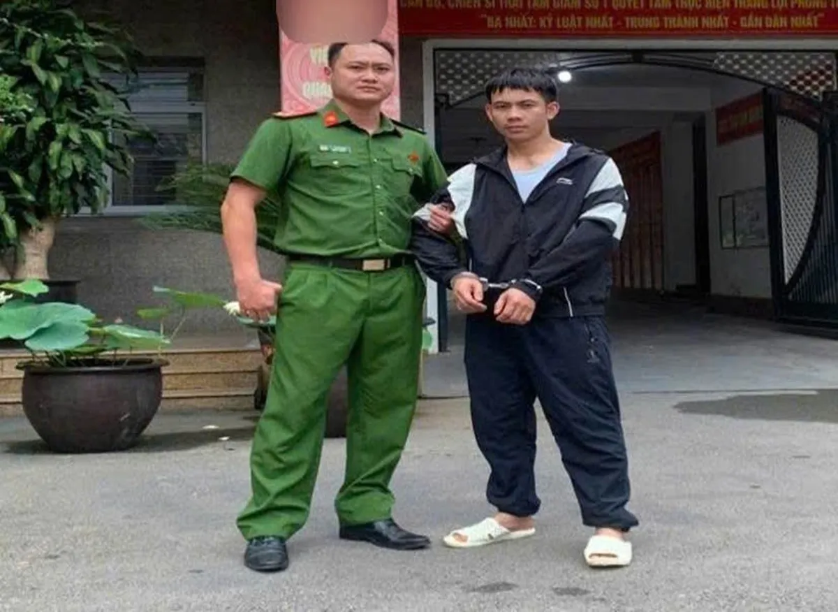 Đối tượng truy nã vượt biên vào Mỹ rồi trở về đầu thú - Ảnh 1.