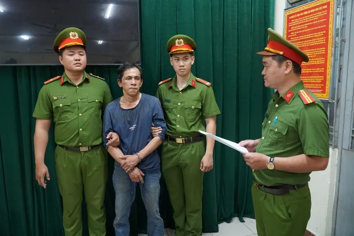 Cướp tiệm vàng ở TP Hồ Chí Minh, nghi phạm bị bắt sau 82 phút gây án - Ảnh 1.