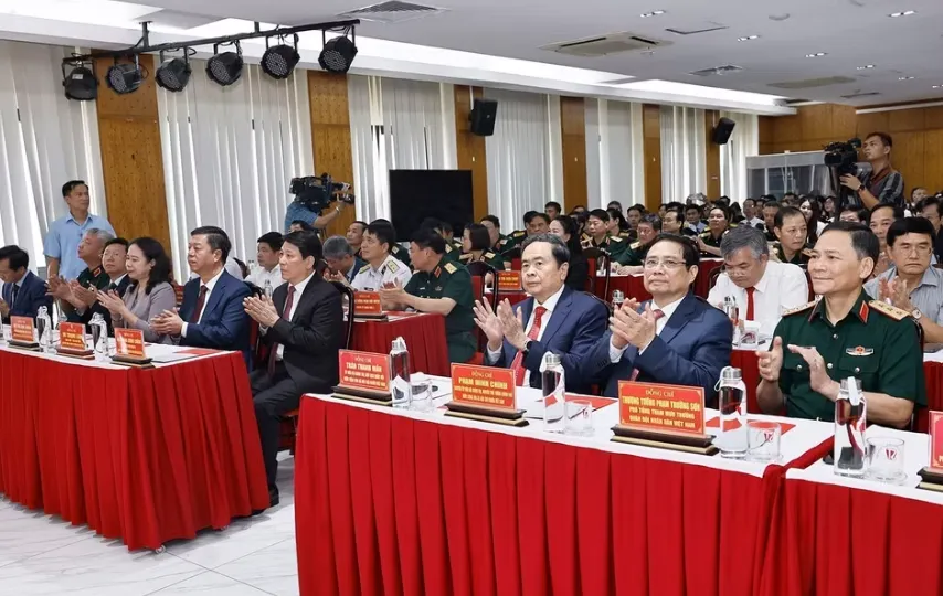 Chủ tịch Quốc hội Trần Thanh Mẫn dự lễ giới thiệu sách của nguyên Chủ tịch nước Lương Cường - Ảnh 3.