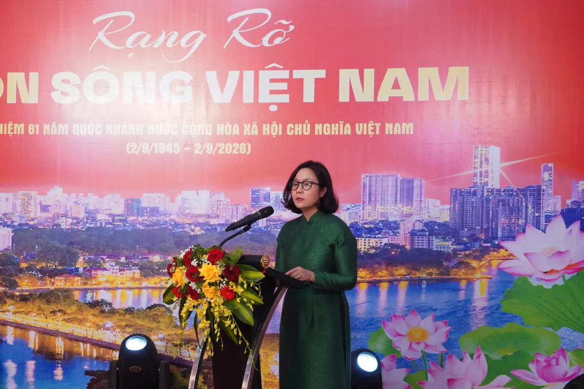 Khai mạc triển lãm ảnh “Rạng rỡ non sông Việt Nam” chào mừng 81 năm Quốc khánh - Ảnh 1.