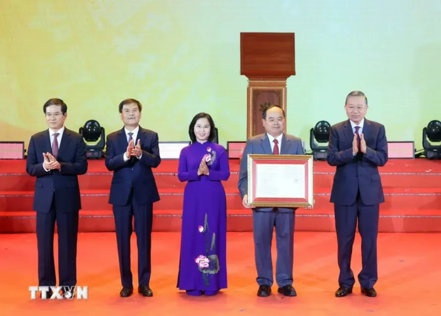 Tổng Bí thư, Chủ tịch nước Tô Lâm dự Lễ công bố thành lập thành phố Quảng Ninh - Ảnh 1.