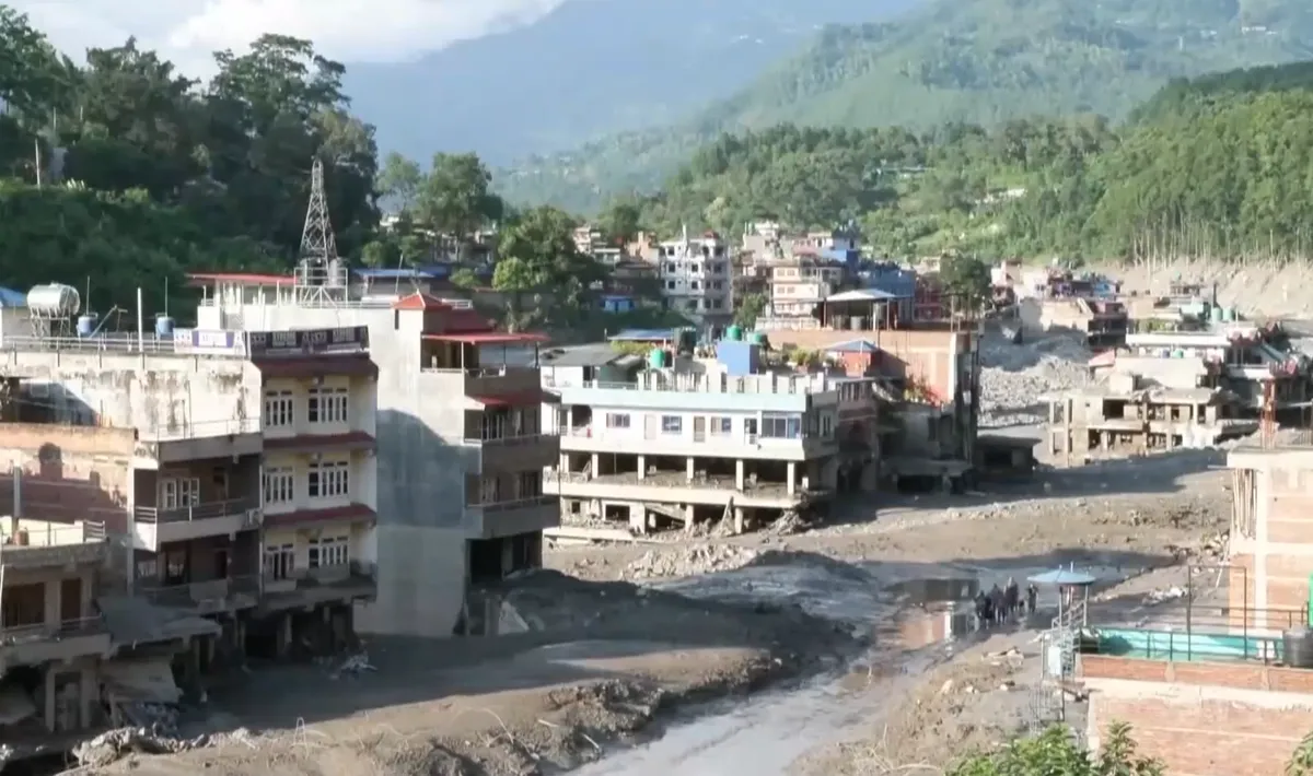 Nguy cơ lũ qu&eacute;t tiếp diễn tại Nepal- Ảnh 1.