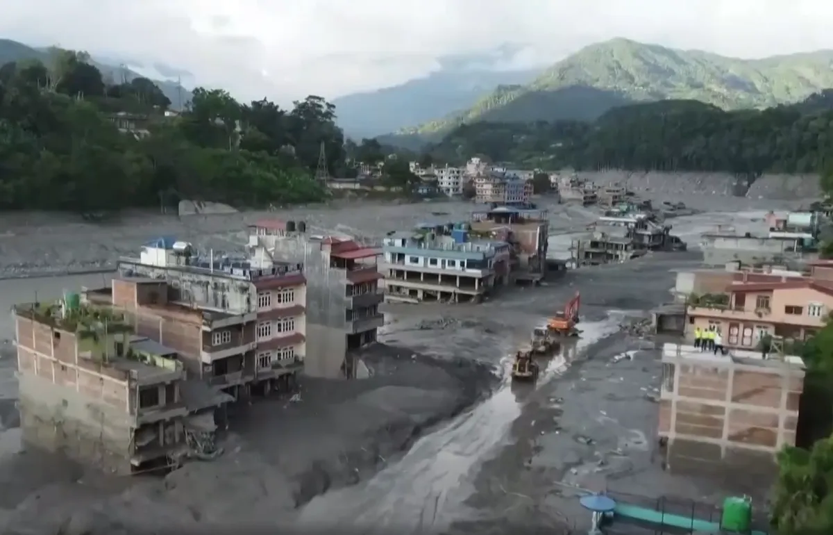 Thảm họa lũ quét tại Nepal: Nỗ lực cứu hộ và hiểm họa băng tan ở Himalaya- Ảnh 1.