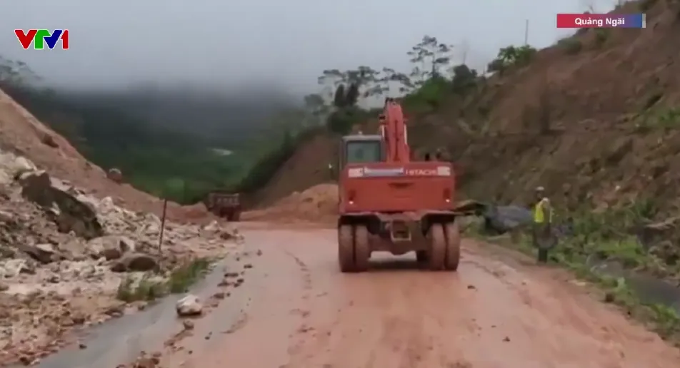 Lũ gây chia cắt tuyến đường Hoàng Su Phì - Xín Mần - Ảnh 1.