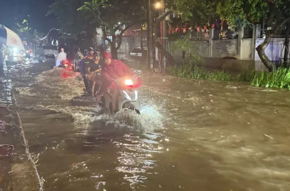 Lũ gây chia cắt tuyến đường Hoàng Su Phì - Xín Mần - Ảnh 2.
