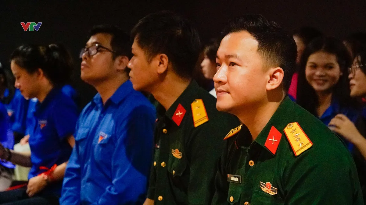 “Hành trình theo ánh Sao vàng” khơi dậy niềm tự hào dân tộc - Ảnh 8.