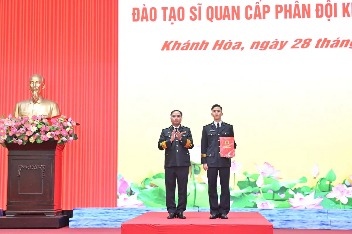 Đổi mới giáo dục - đào tạo, nâng cao chất lượng đội ngũ sĩ quan Hải quân tương lai- Ảnh 3.