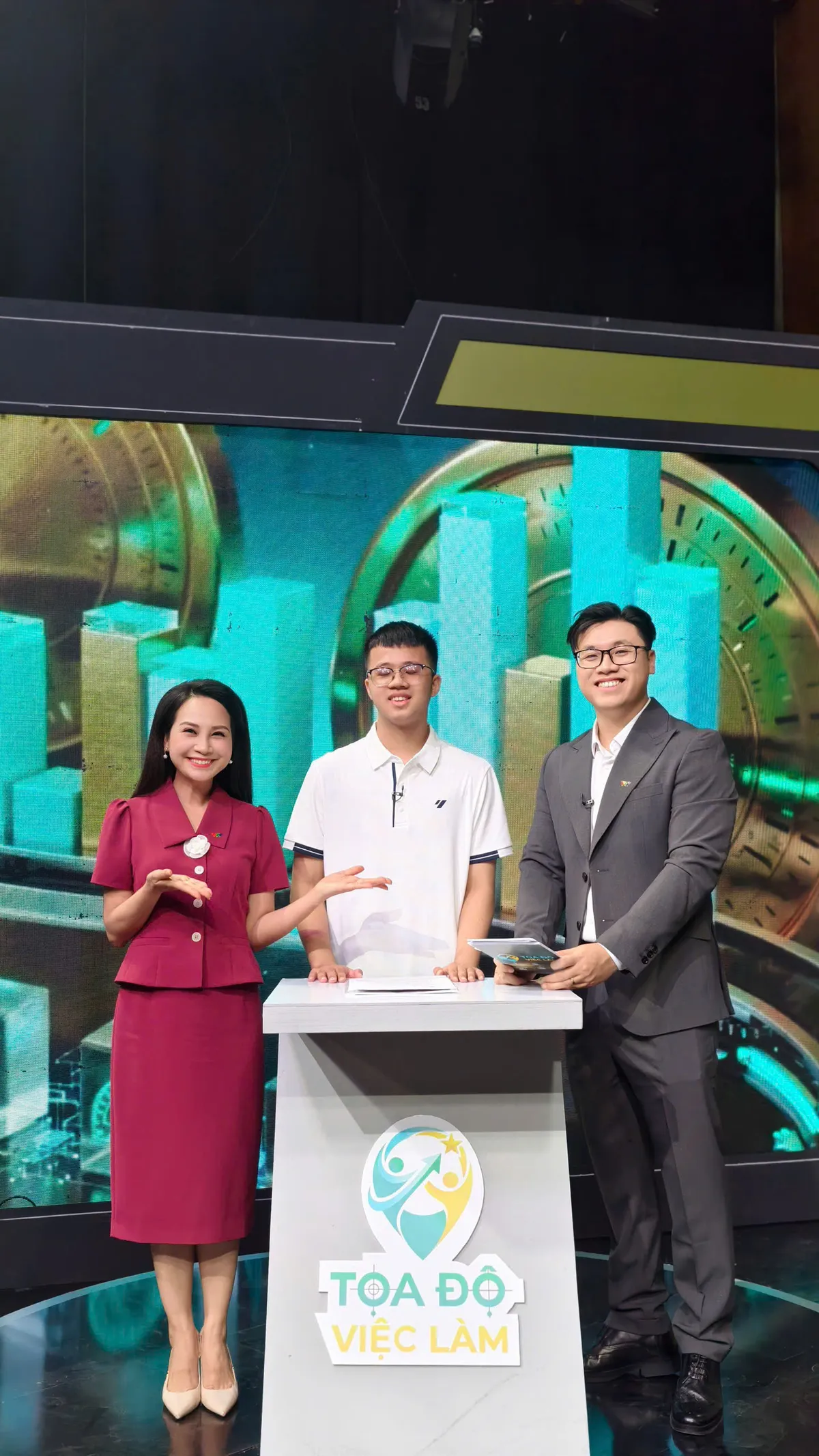 Những làn gió mới trên sóng VTV2: Câu chuyện "vượt ngưỡng" của những người làm truyền hình trên sóng và số- Ảnh 8.
