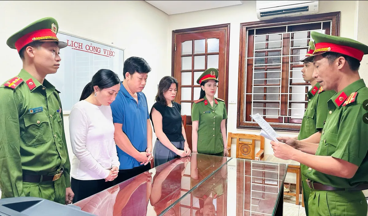 Khởi tố vụ án mạo danh “lương y” bán thuốc đông y gia truyền chứa chất cấm - Ảnh 1.
