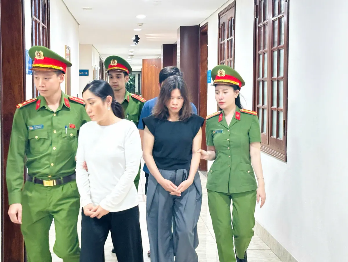 Khởi tố vụ án mạo danh “lương y” bán thuốc đông y gia truyền chứa chất cấm - Ảnh 5.
