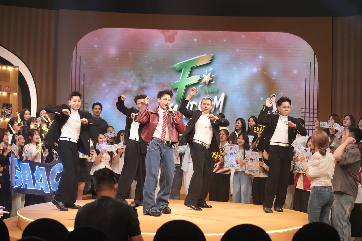 Isaac n&aacute;o động "Vũ trụ Fandom" - Ảnh 10.