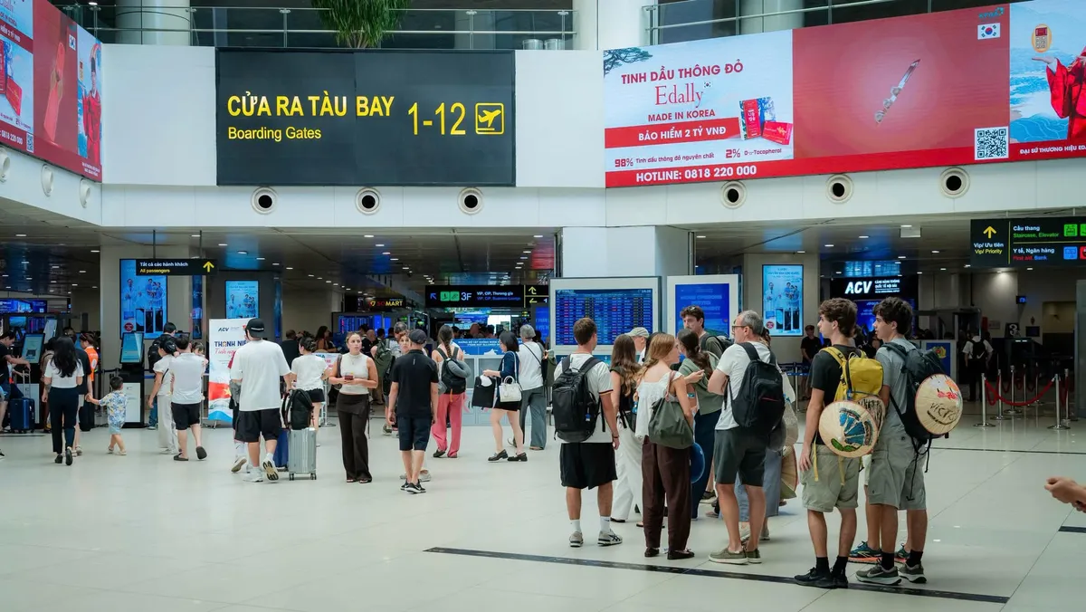 Nội Bài và Tân Sơn Nhất nhộn nhịp, không xảy ra tình trạng quá tải ngày đầu kỳ nghỉ lễ Quốc Khánh - Ảnh 5.