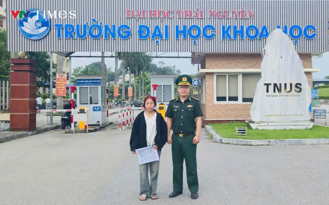 Nơi người lính gieo niềm tin, nâng bước cô gái La Hủ đến trường - Ảnh 2.