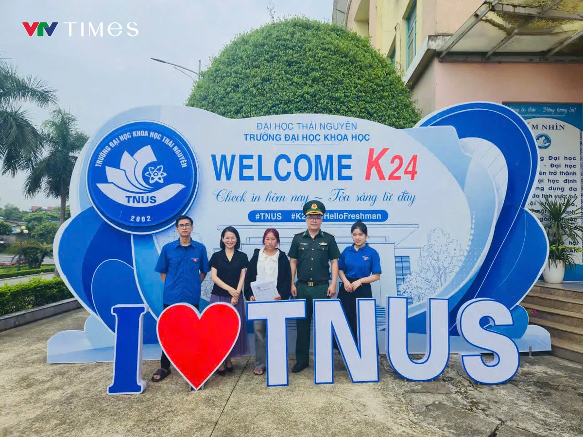 Nơi người lính gieo niềm tin, nâng bước cô gái La Hủ đến trường - Ảnh 6.