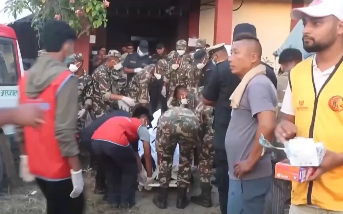 Khắc phục hậu quả lũ quét tại Nepal và Trung Quốc- Ảnh 1.