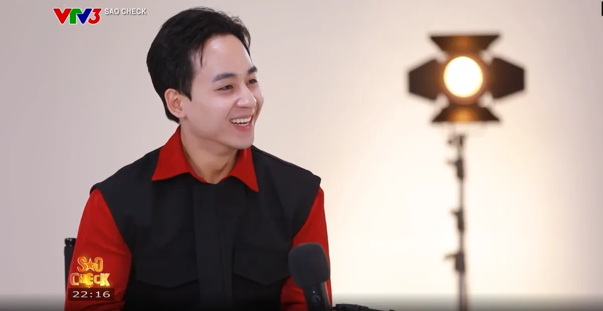 Chuyện chưa kể của "ho&agrave;ng tử xiếc" Ph&ugrave;ng Minh Cương về lần đầu lấn s&acirc;n sang ca h&aacute;t - Ảnh 2.