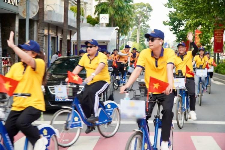 Hơn 1.000 người diễu h&agrave;nh xe đạp v&igrave; cộng đồng tại TP Hồ Ch&iacute; Minh - Ảnh 11.