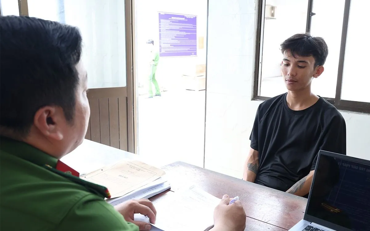 Đối tượng Huỳnh Nhật Hào khai nhận tại Cơ quan Công an. Ảnh: Công an tỉnh An Giang