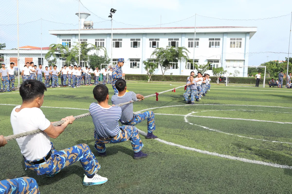 V&ugrave;ng 2 Hải qu&acirc;n s&ocirc;i nổi hoạt động mừng Quốc kh&aacute;nh 2/9 - Ảnh 1.
