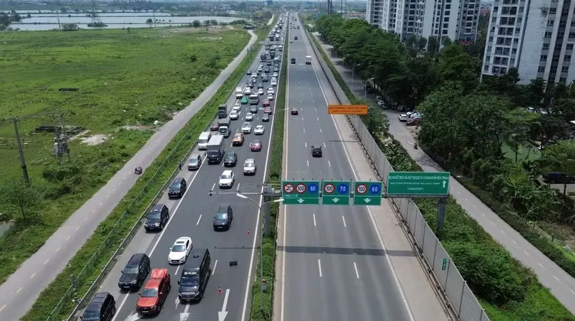 Rà soát, đánh giá kỹ quy định về khoảng cách an toàn trên cao tốc - Ảnh 1.