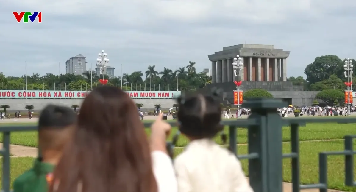 Tr&acirc;n trọng những ng&agrave;y m&ugrave;a Thu độc lập - Ảnh 1.