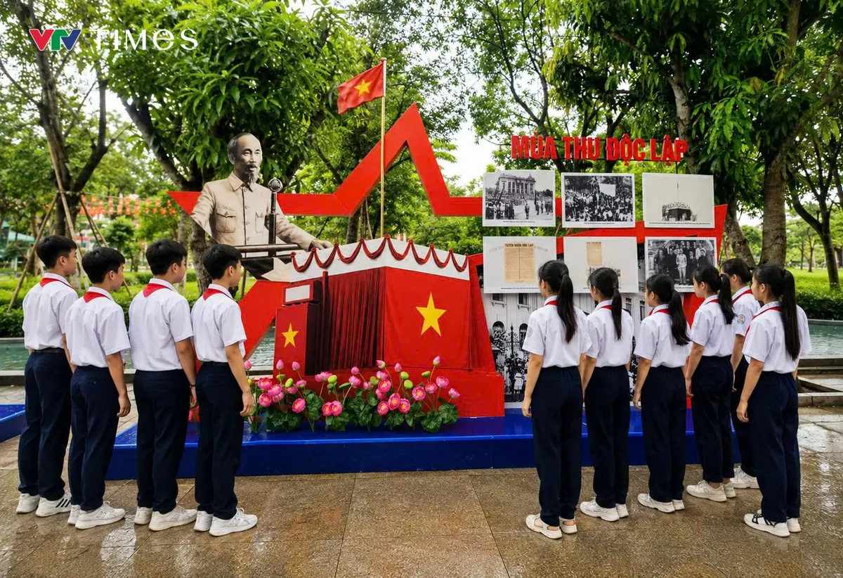 Điều kiện thời tiết không thuận lợi, hàng nghìn người vẫn về quê Bác trong kỳ nghỉ Quốc khánh - Ảnh 3.
