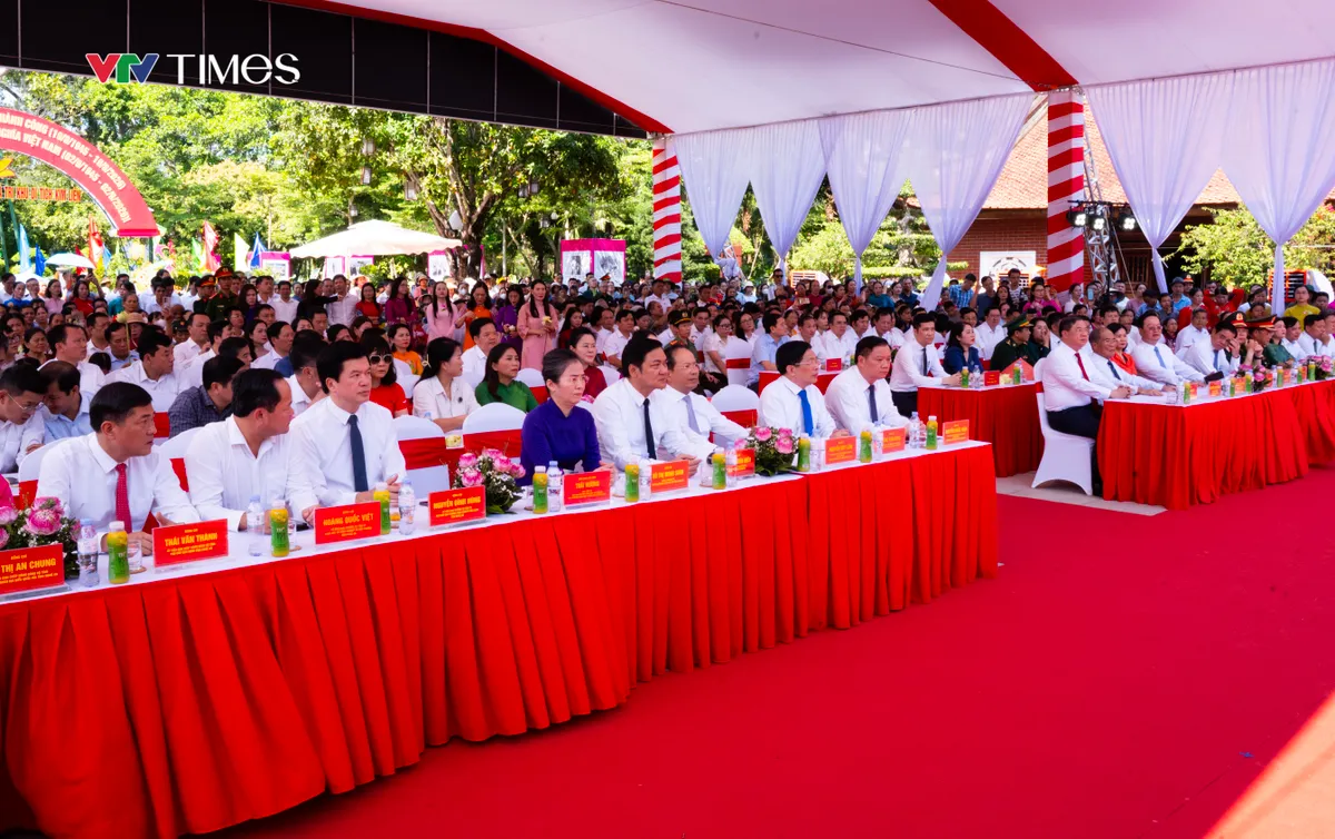 Lễ tưởng niệm 57 năm ngày mất Chủ tịch Hồ Chí Minh- Ảnh 1.