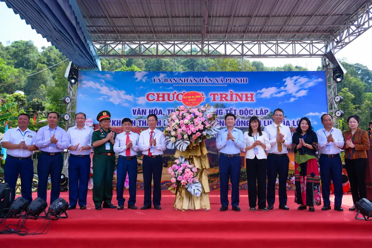 Điện Biên: Đánh thức tiềm năng du lịch từ bản Mông dưới chân Phù Lồng - Ảnh 2.