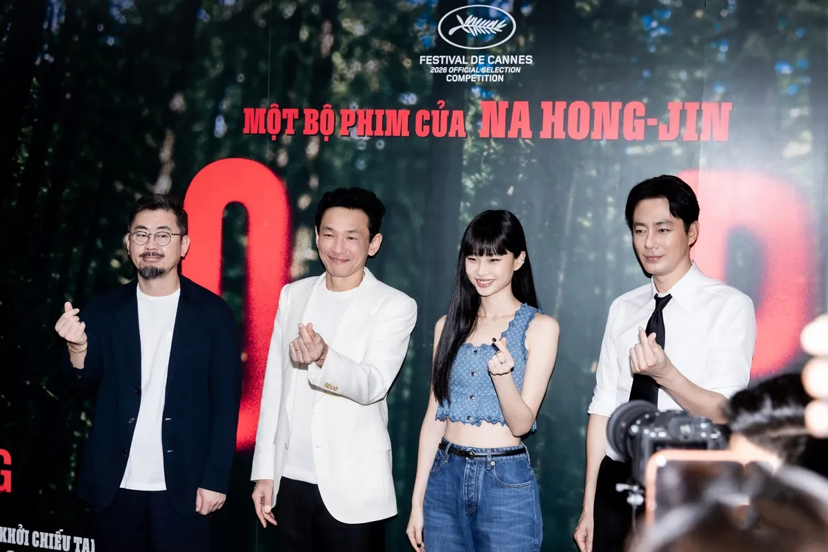 Diễn vi&ecirc;n phim HOPE tập n&oacute;i tiếng Việt khi giao lưu tại TP HCM - Ảnh 1.