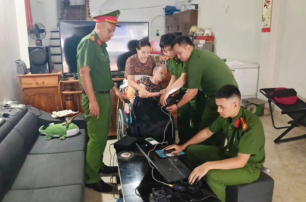 Công an Sơn La xuyên kỳ nghỉ lễ phục vụ nhân dân - Ảnh 2.